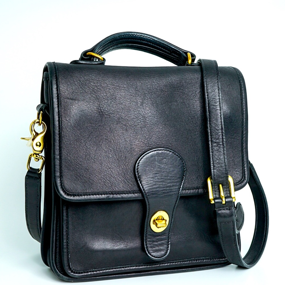 1990s-00 VINTAGE COACH 5130 Station Black Leather Crossbody Bag